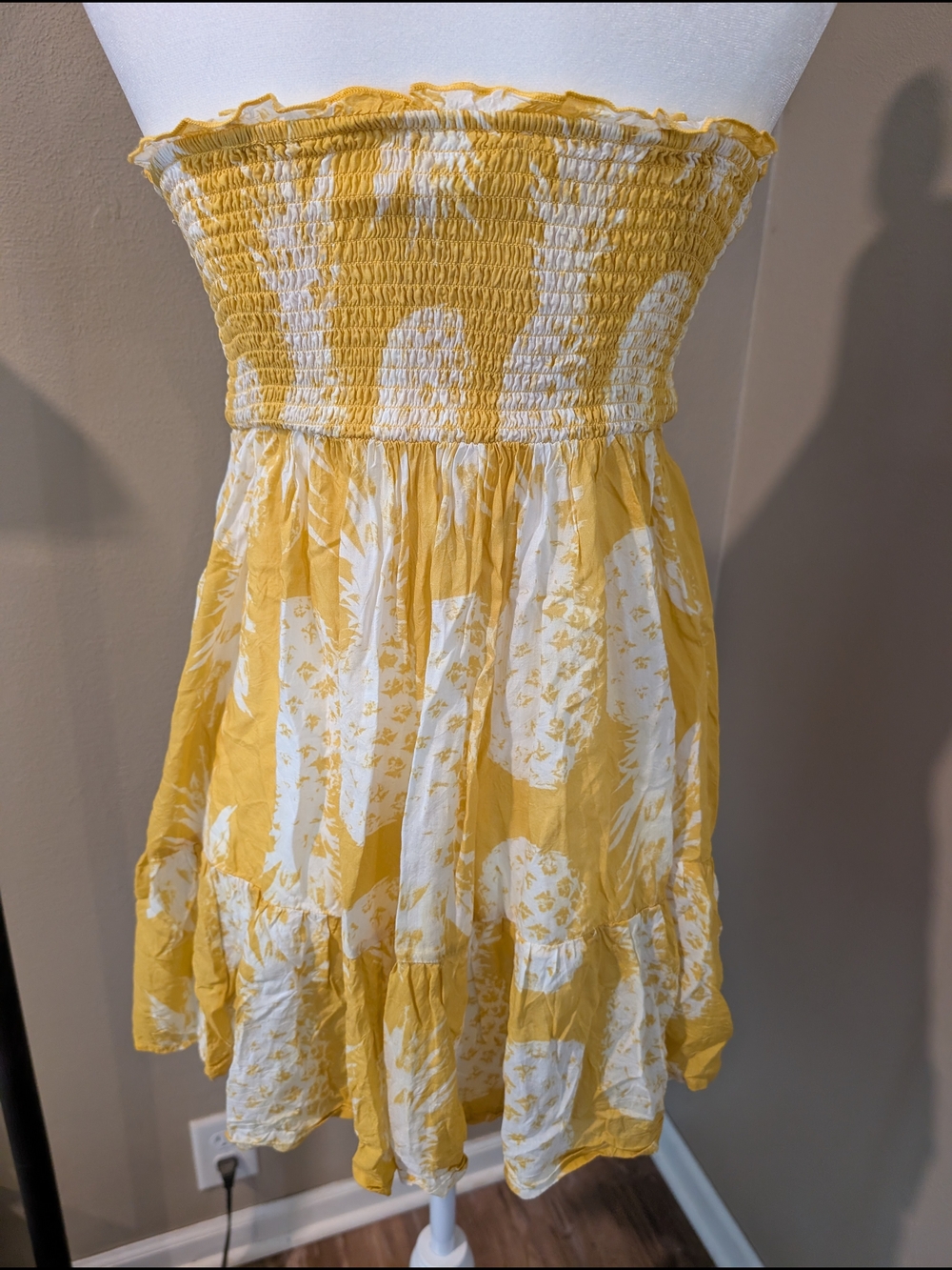 Anthropologie XXS Yellow and White Pineapple Print Strapless Dress - Picture 6 of 8
